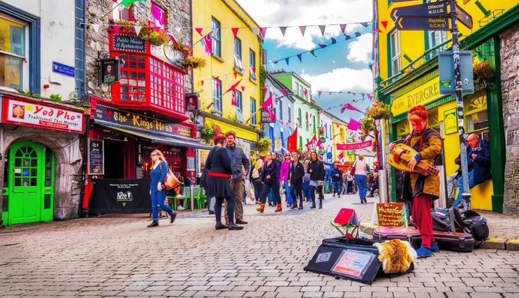 Scéal: Bádh cailín darb ainm Gaillimh sa sruth a ritheann tríd an áit