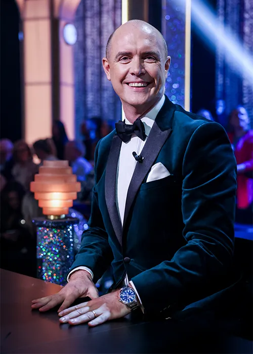 ‘Is mise Joe Duffy nua le beagán de Claire Byrne nuair is mian liom a bheith,’ a deir Brian Redmond