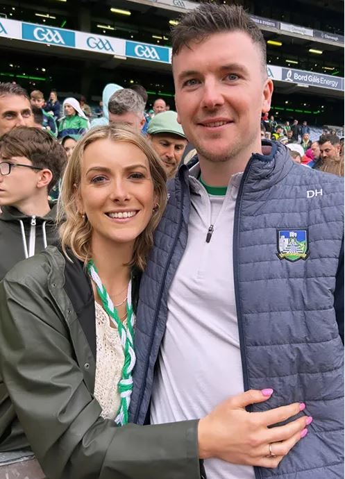 Phós Louise, an láithreoir TG4 agus Today FM, le réalta CLG Luimnigh Meán Fómhair seo caite ag searmanas iontach.