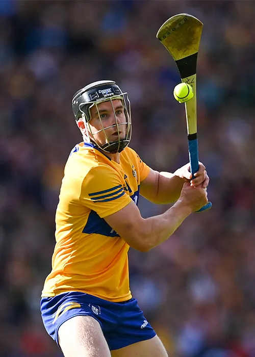 Níl laoch an Chláir Tony Kelly aclaí go fóill