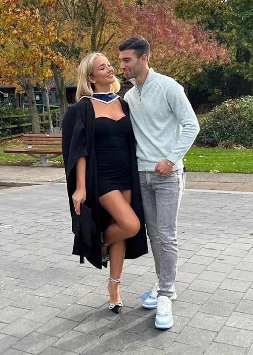 Ag dul go TikTok, roinn Charleen pictiúr de tatú a bhí ag Dano