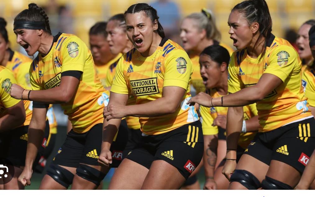 Foireann rugbaí na mban sa Nua-Shéalainn na Hurricanes Poua