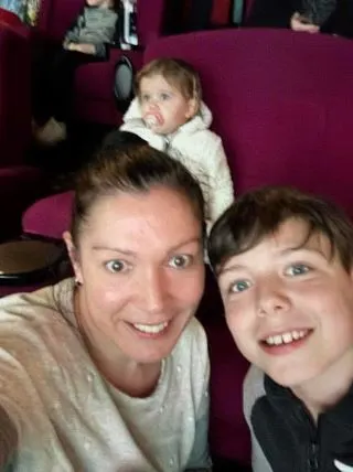 Dúirt Laura: ‘Cé go bhfuil sé níos fearr éigin agus táimid chomh buíoch go bhfuil sé fós linn, tá an oiread sin athraithe’