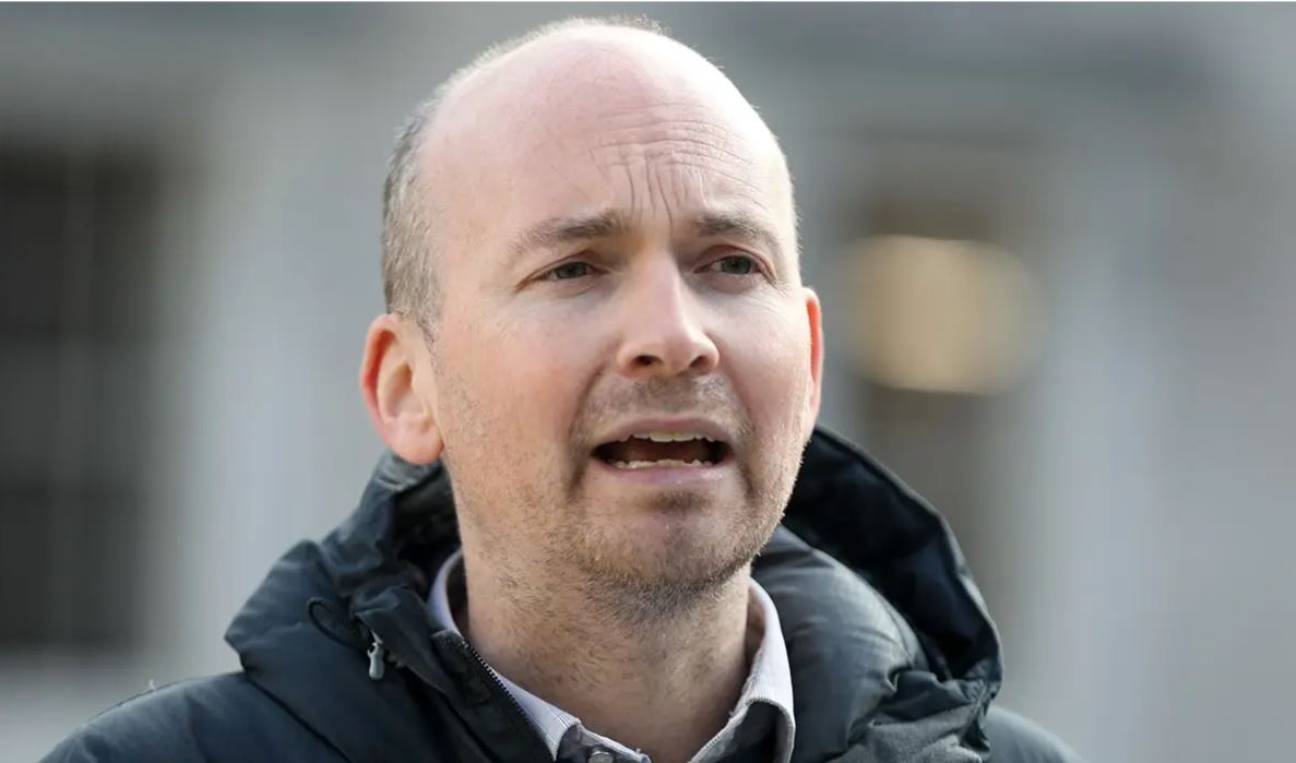 Paul Murphy: Ag caint faoin 4 TD atá ag iarraidh suí ar bhinsí an Fhreasúra