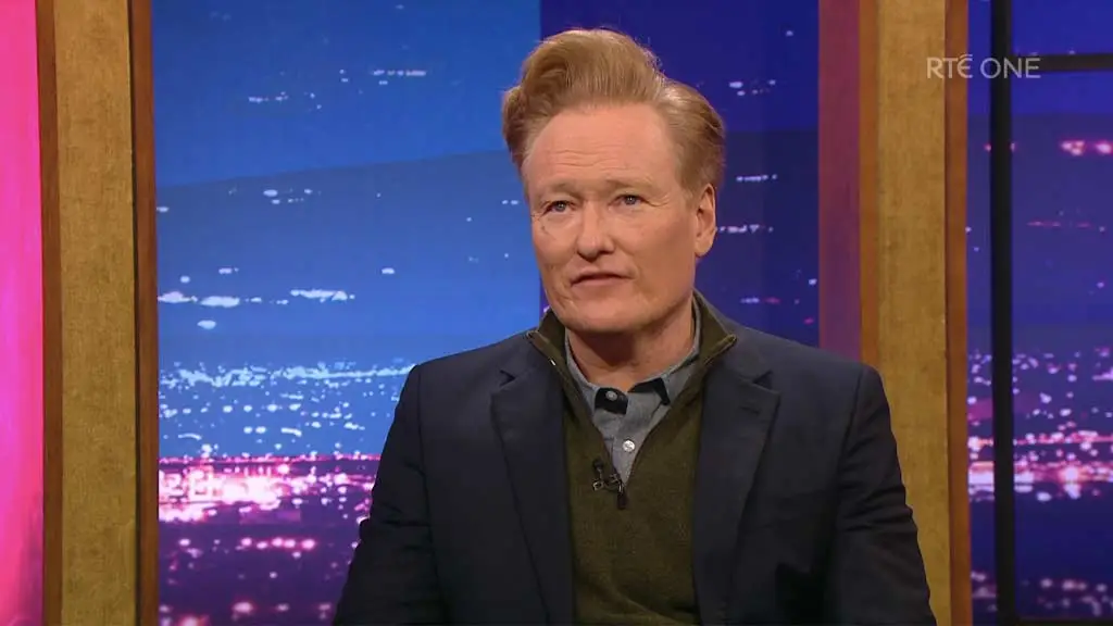 Conan O'Brien ar an Late Late Show