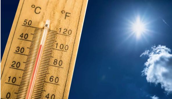 D’fhéadfadh roinnt ceathanna toirneach a bheith ann, de réir Met Éireann