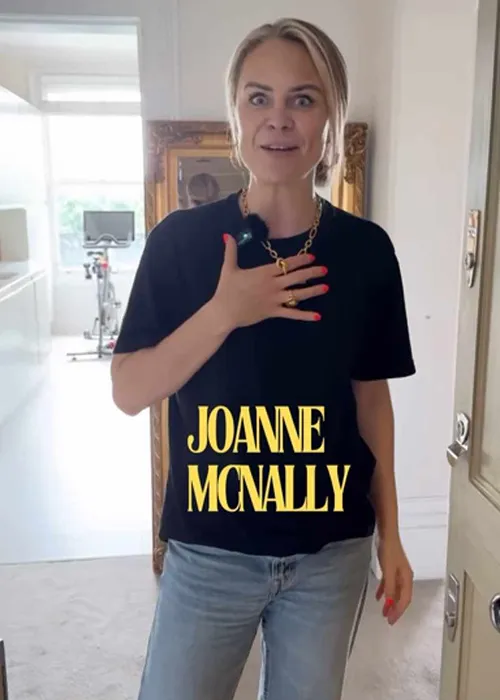 Thug Joanne McNally isteach ina hárasán nua i Londain sinn 