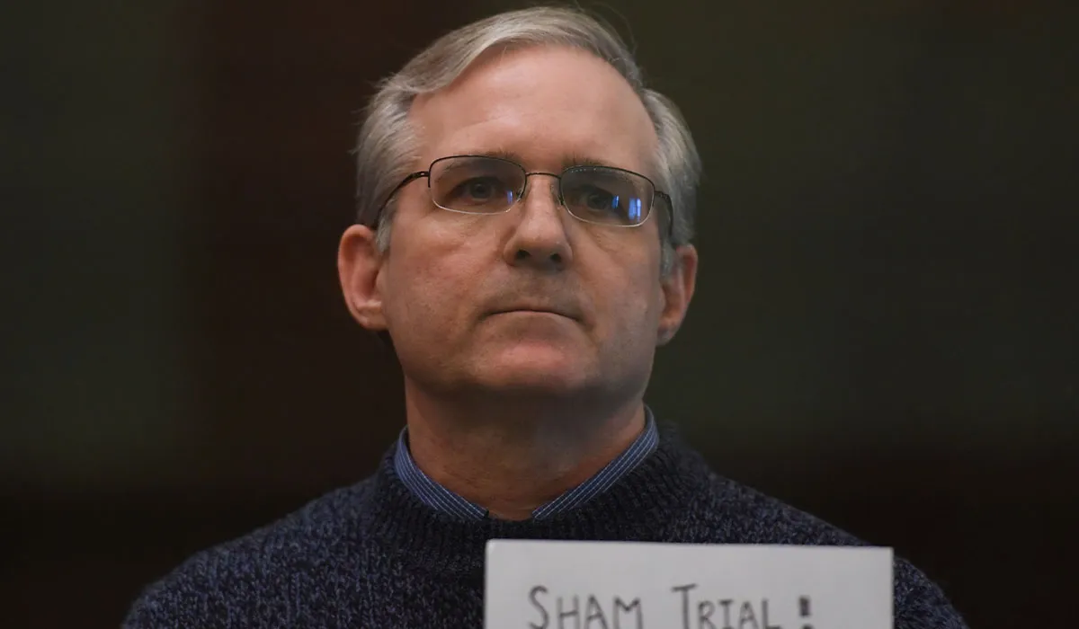 Cúisíodh Paul Whelan, atá ina mhuirshaighdiúir de chuid na Stát Aontaithe, as spiaireacht ar son na Stát Aontaithe