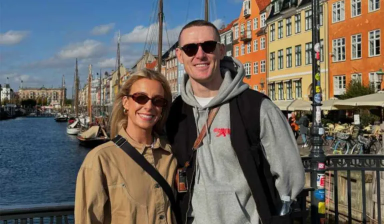 Brain Fenton lena pháirtí Katie Molloy