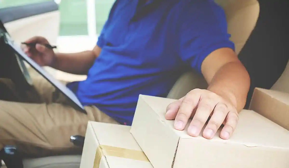 Tá na gardaí ag tabhairt foláireamh don phobal faoi ‘porch pirates’ 