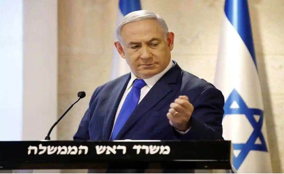 Brú ag cúirt: Benjamin Netanyahu