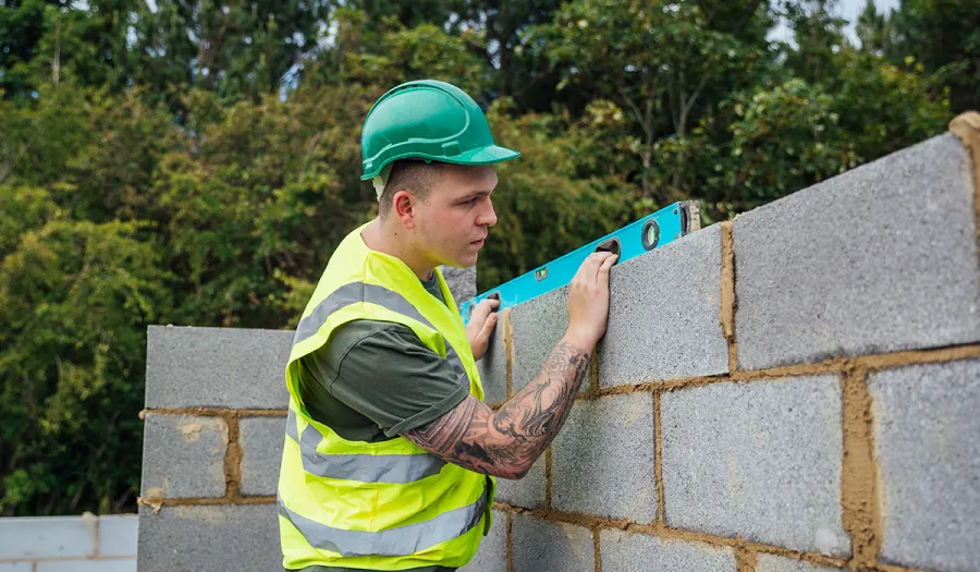 Dúirt an tUasal Gleeson freisin gur diúltaíodh do na céadta aonad tithíochta de bharr soláthairtí teoranta