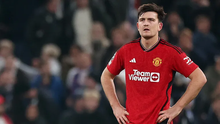 Is lú an luach atá acu mura dtugann United síneadh 12 mhí dó, i gcás Harry Maguire
