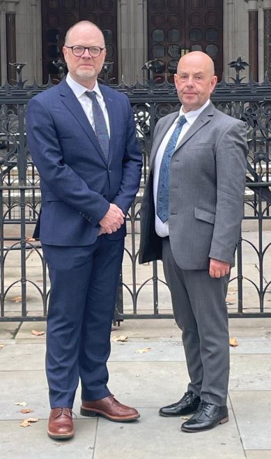 Iriseoirí Barry McCaffrey agus Trevor Birney