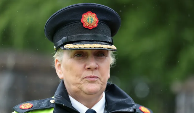 Coimisinéir Cúnta do Phóilíneacht Bóithre agus Rannpháirtíocht Pobail  Paula Hilman