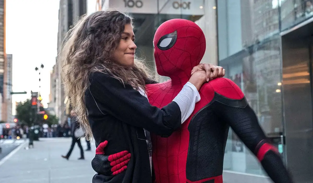 Tá an lánúin le chéile ó 2021 tar éis bualadh le chéile ar an tsraith Spider-Man