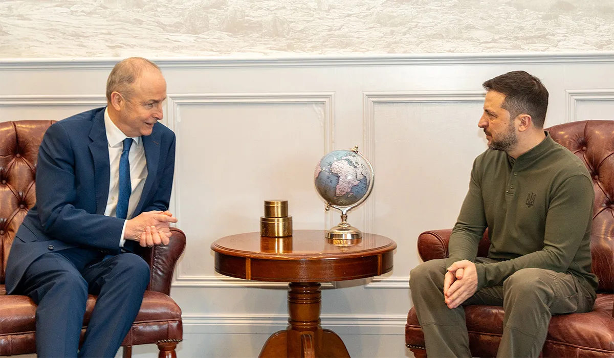 Zelensky leis an Taoiseach