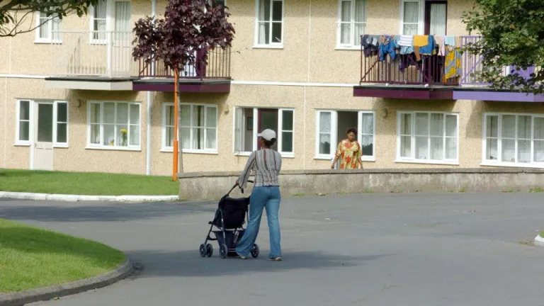 Chomh maith, fuair an comhlacht Mosney Unlimited Company, atá lonnaithe in Éirinn, íocaíocht €39m ón stát