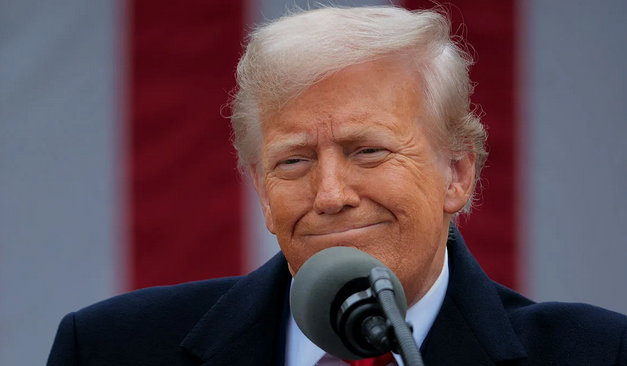 Tá an teannas i measc chomhairleoirí Trump ann le laethanta, ní mar gheall ar na praghsanna níos airde agus cailleadh post – ach toisc go bhfuil go leor de na daoine is saibhre i Meiriceá ag cailleadh brabúis