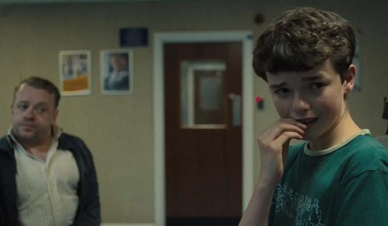 Tá an tsraith Adolescence ar Netflix tar éis tionchar mór a imirt ó eisíodh í mí Mhárta