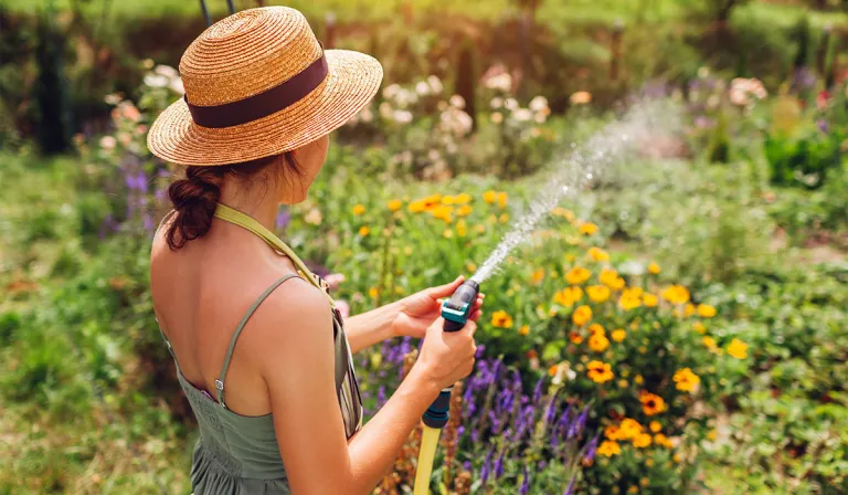 Cé go bhfuil an aimsir te thart, tá Uisce Éireann ag impí ar an bpobal úsáid uisce a laghdú