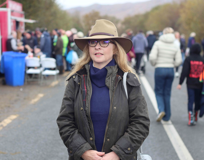 Capaillíní le Finola Nic an Iomaire