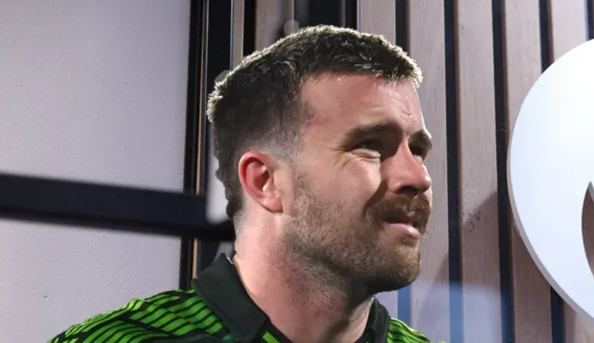 Mack Hansen leis na Leoin