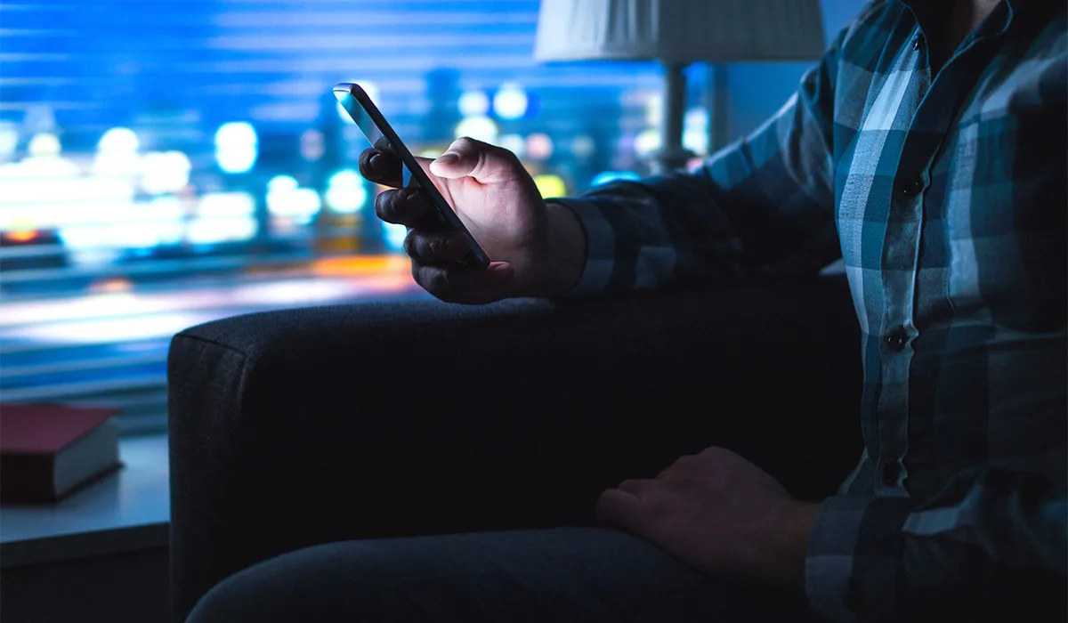 Tá formhór an ábhair á chruthú agus á scaipeadh ag na leanaí féin