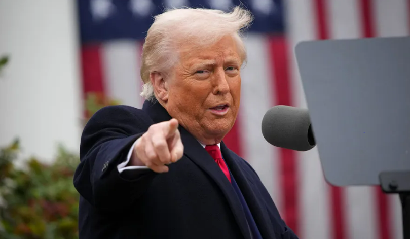 Tá Trump ag iarraidh a dhuine féin a chur ar an mbord