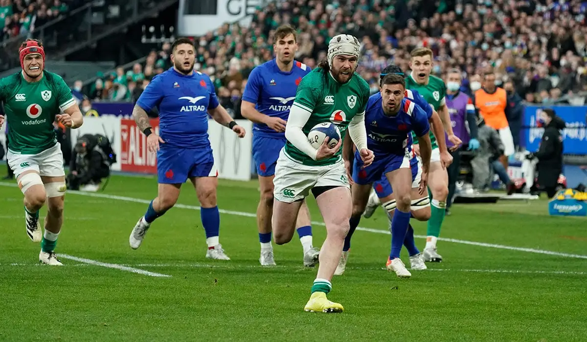 Hansen ag imirt d'fhoireann na hÉireann