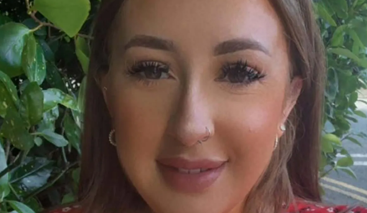 An bhean atá marbh, Sarah Montgomery