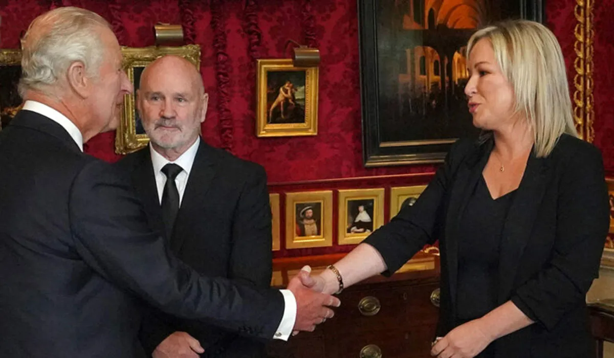 Michelle O'Neill leis an Rí Charles na Breataine