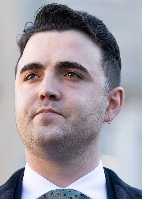 Chuir an Teachta Dála áitiúil, Barry Heneghan, a chomhbhrón in iúl