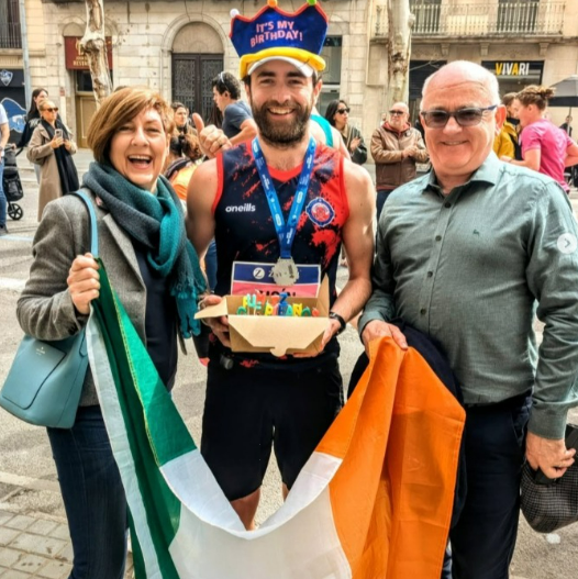 Ba bhall dílis de chlub CLG Chluain Tarbh é Oisín, agus tháinig sé ó theaghlach mór le rá sa chlub