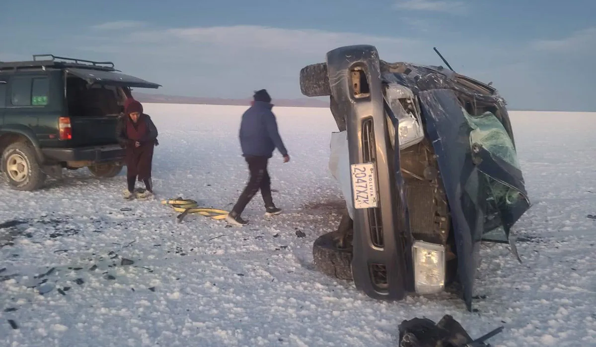 Tharla an timpiste tráthnóna Dé hAoine nuair a bhí seachtar ag taisteal sa Toyota Land Cruiser