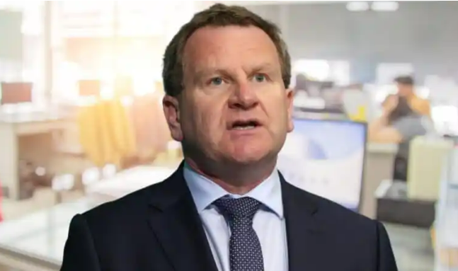 ‘Is pionós mór é seo,’ a dúirt Danny McCoy as Ibec