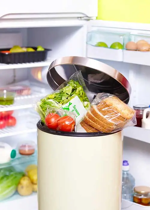 Is caillteanas dúbailte í an cur amuigh bia – caillteanas airgid don chustaiméir agus damáiste mór don chomhshaol