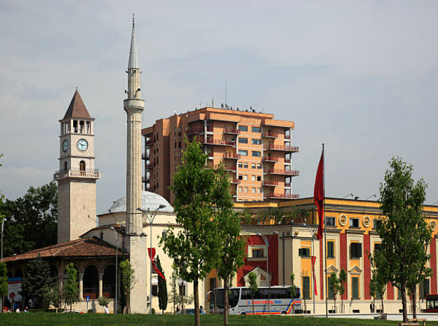 tirane4