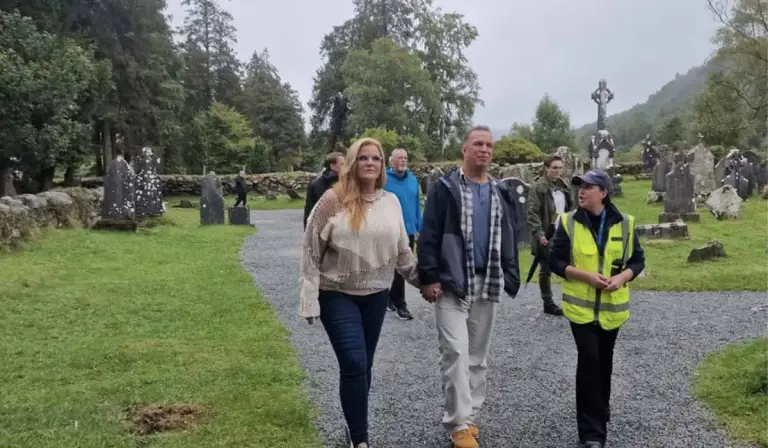 Garth Brooks i nGleann Dá Loch
