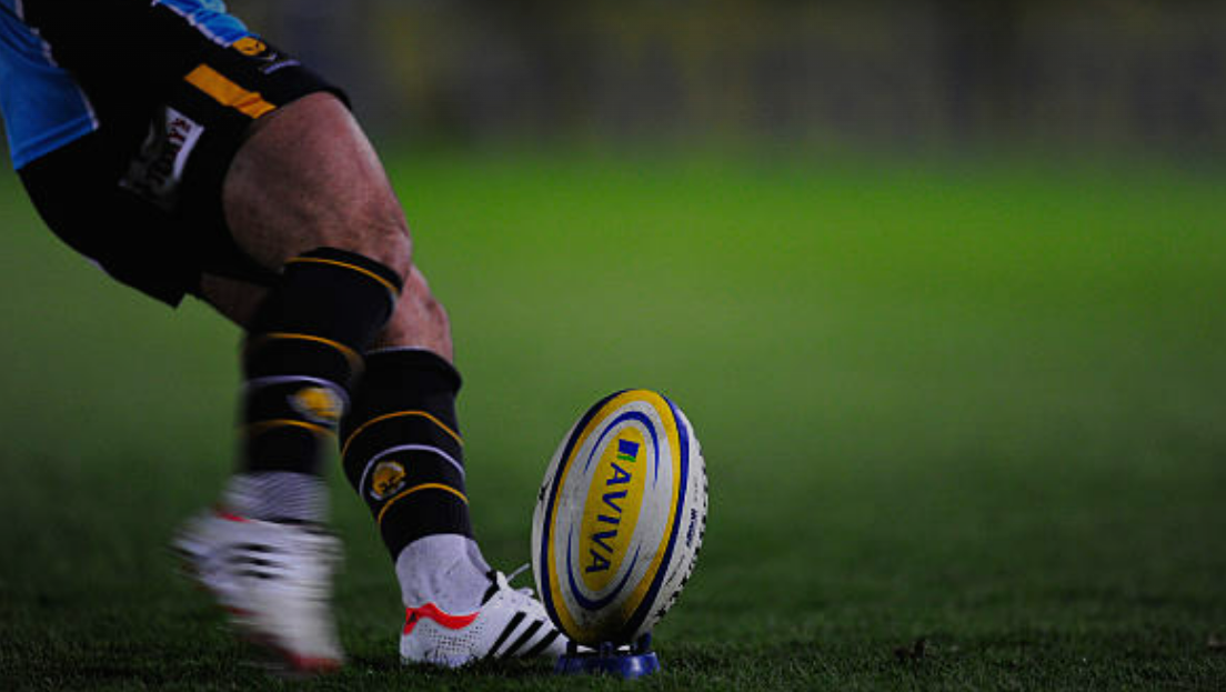 Faoi rialacha IRFU, ba chóir d’imreoirí rugbaí cluiche a fhágáil láithreach má bhíonn amhras orthu go bhfuil comhtholgadh orthu