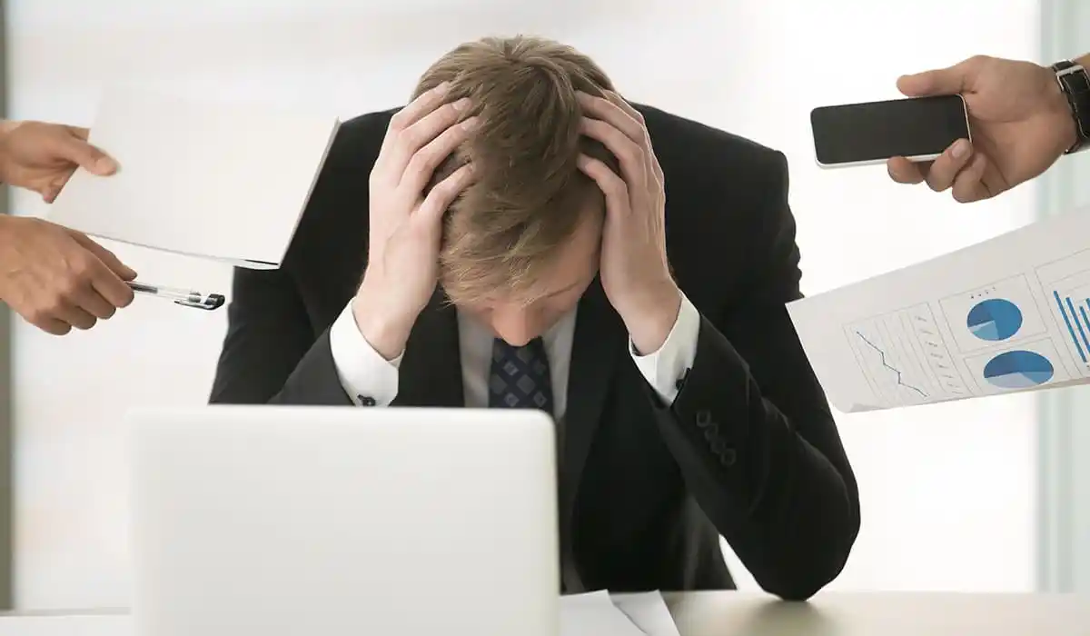 Bhí freagrachtaí oibre mar an phríomhchúis, ag cur isteach ar beagnach leath de na daoine a d’fhreagair an suirbhé faoi strus (47%)