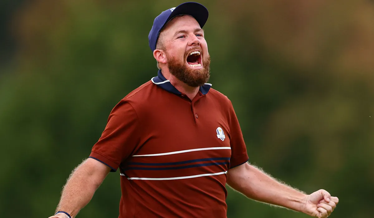 Ag pointe amháin bhí an béicíl chomh hard agus chomh maslach faoi Rory gur chuir sé fearg ar Lowry