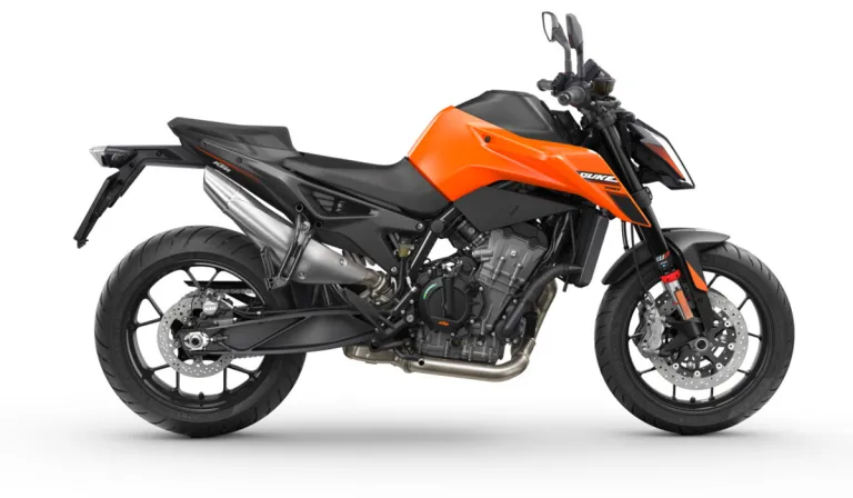 D’iarr Charles i 2Wheels orm é a sheiceáil amach, mar a dúirt sé go raibh sé lán d’iontais. Pictiúr: KTM