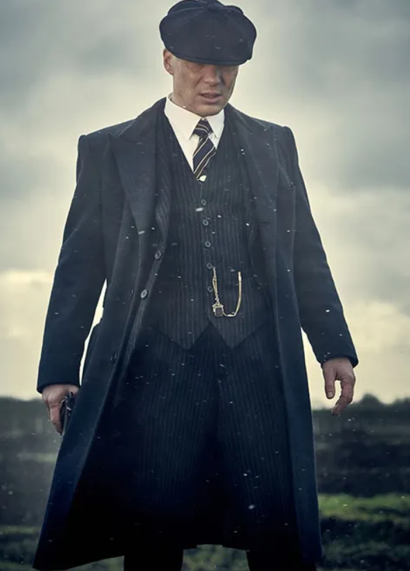 Cillian Murphy mar Tomas Shelby i Peaky Blinders. Pictiúr Robert Viglasky/BBC