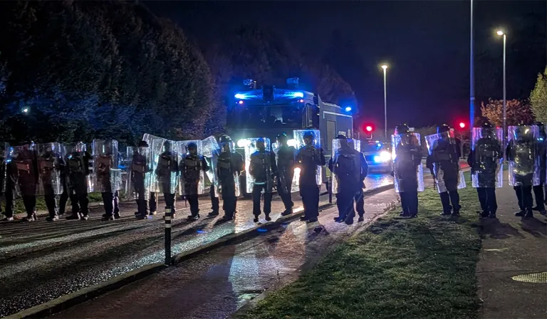 Glaodh ar aonaid ord poiblí ó chontaetha taobh amuigh de Bhaile Átha Cliath – Cill Dara, Laois, Cill Mhantáin, Loch Garman agus Port Láirge – le tacú leis an oibríocht.