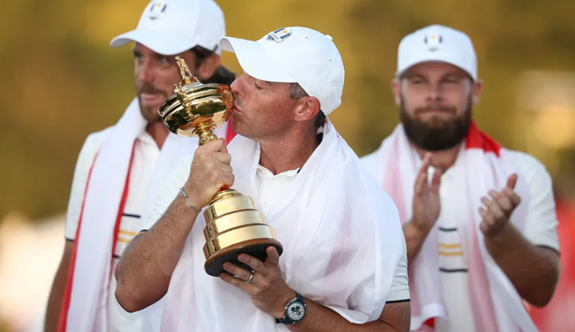 Rory McIlroy ag pógadh an Chorn Ryder. Pictiúr: Jared C. Tilton Getty Images