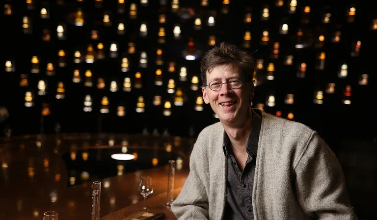 Ag labhairt leis an Financial Times, dúirt sé nach raibh sé riamh ag iarraidh a bheith ina fheachtasóir don Ghaeilge