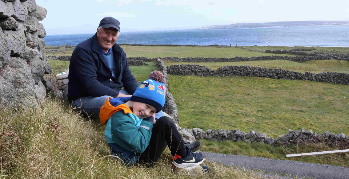 Micilín agus Ferdia Ó Coneannainn - Inis Meáin