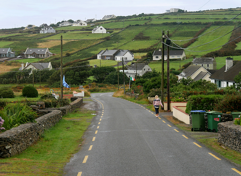 Bhí muintir na n-oileán ceangailte go dlúth le Dún Chaoin