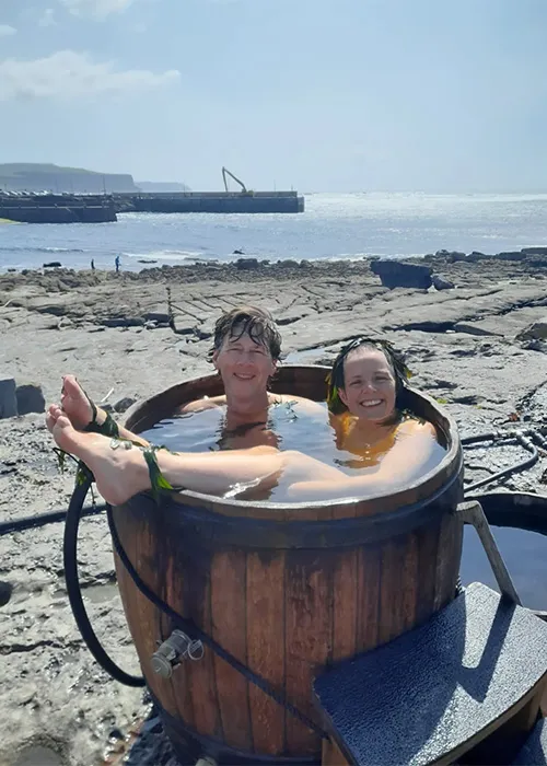 Lena bhean chéile Aisling Rogerson